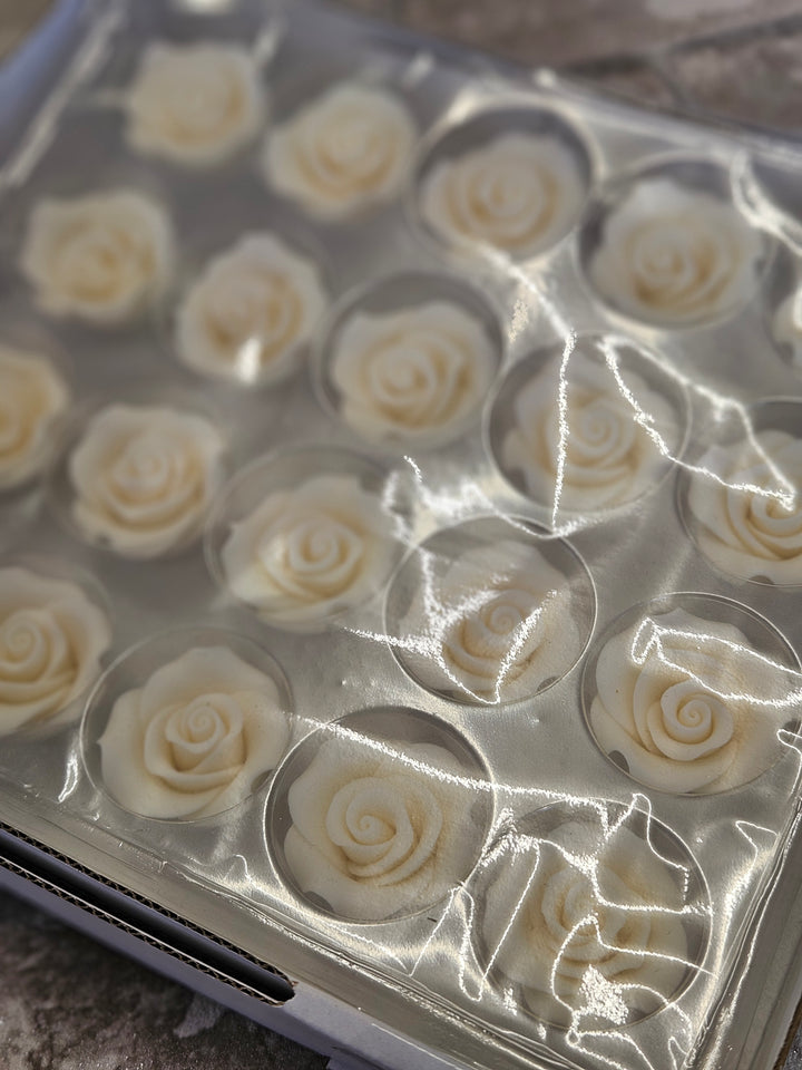 Gumpaste Sugar Roses by Sugarsoft