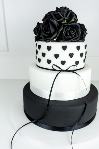 Wedding Cake Kit 'Sweethearts' - (Includes the cake)
