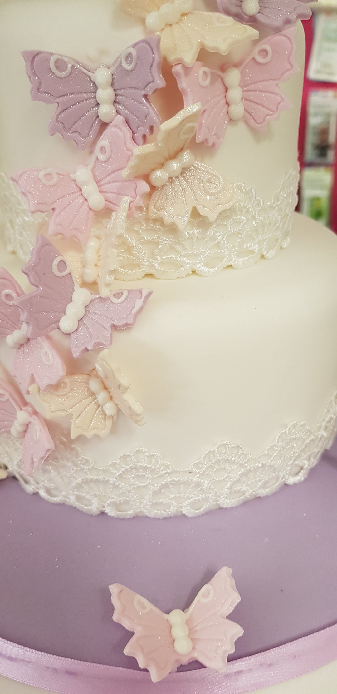 Non-edible scalloped lace ivory/white or black